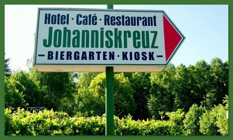 Hotel-Restaurant Johanniskreuz Трипштадт Экстерьер фото